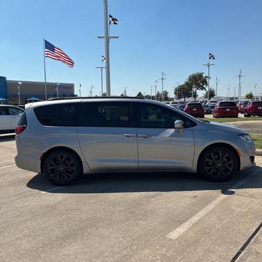 2020 Chrysler Pacifica Touring-L Plus