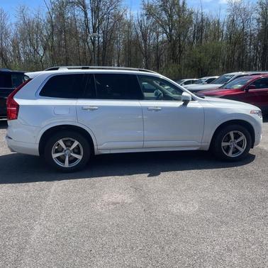 2016 Volvo XC90 T5 Momentum