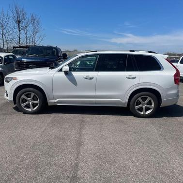 2016 Volvo XC90 T5 Momentum