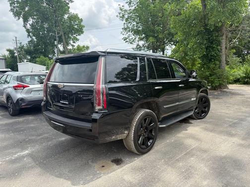 2017 Cadillac Escalade Luxury