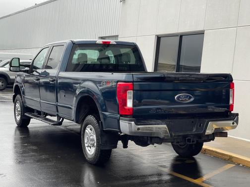 Blue Jeans Metallic 2017 Ford F-250 XLT