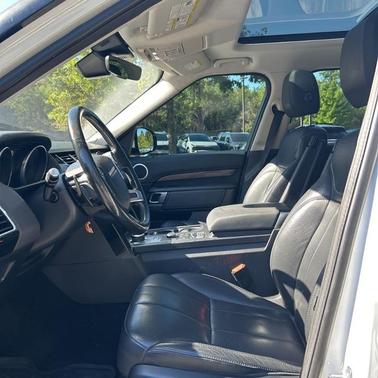 2017 Land Rover Discovery SE