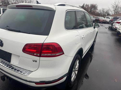 2016 Volkswagen Touareg VR6