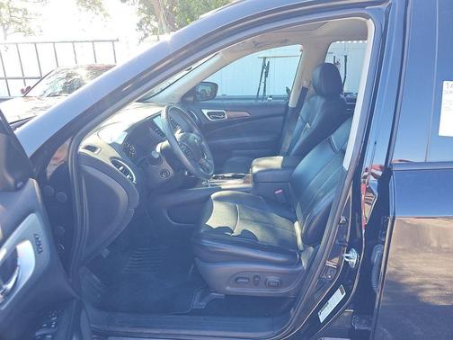 2018 Nissan Pathfinder Platinum