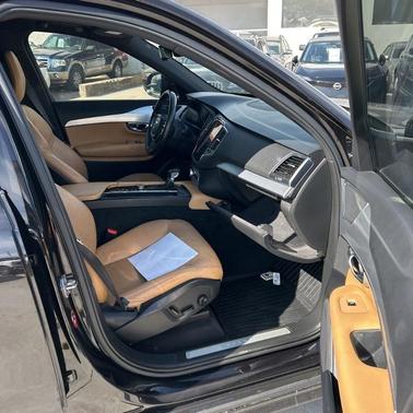 2018 Volvo XC90 T5 Momentum