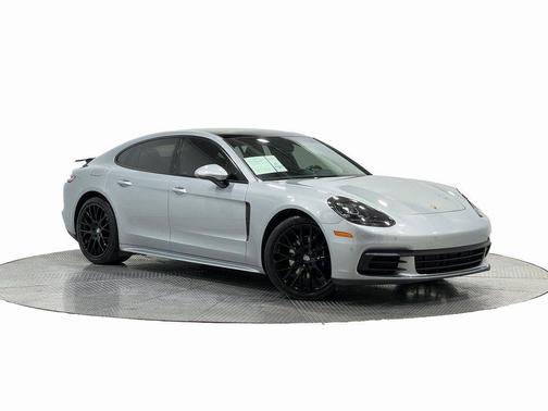 2018 Porsche Panamera 4