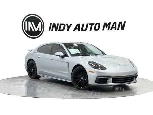 2018 Porsche Panamera 