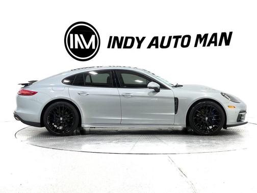 2018 Porsche Panamera 