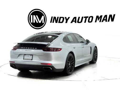 2018 Porsche Panamera 