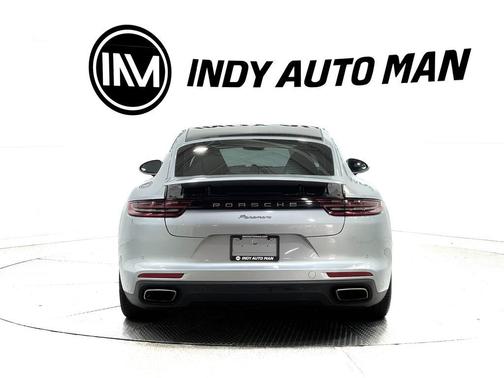 2018 Porsche Panamera 