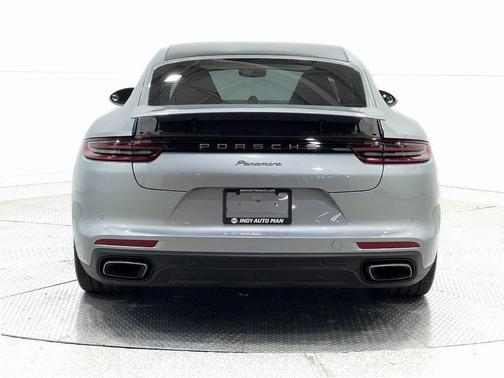 2018 Porsche Panamera 4
