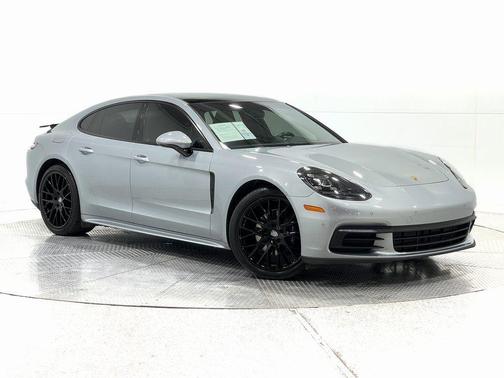 2018 Porsche Panamera 4