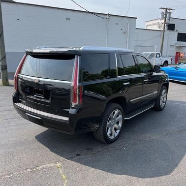 2018 Cadillac Escalade Luxury