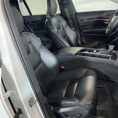2019 Volvo XC90 T5 Momentum