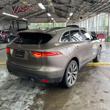 2017 Jaguar F-PACE 35t Prestige