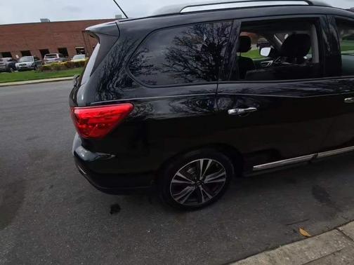 2017 Nissan Pathfinder Platinum