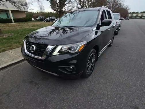2017 Nissan Pathfinder Platinum