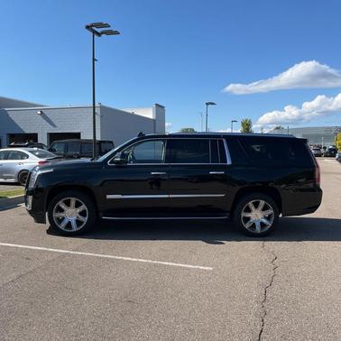 2019 Cadillac Escalade ESV Luxury