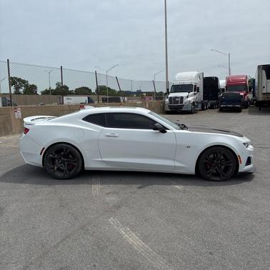 Summit White 2018 Chevrolet Camaro 2SS