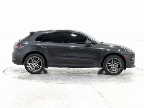 2021 Porsche Macan Base