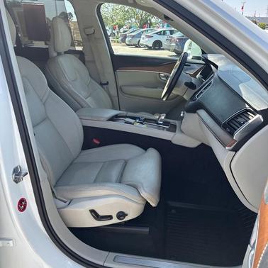 Crystal White Pearl Metallic 2017 Volvo XC90 Hybrid T8 Inscription