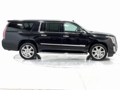 2018 Cadillac Escalade ESV Luxury