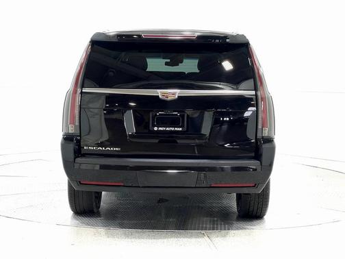 2018 Cadillac Escalade ESV Luxury