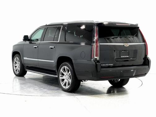 2018 Cadillac Escalade ESV Luxury
