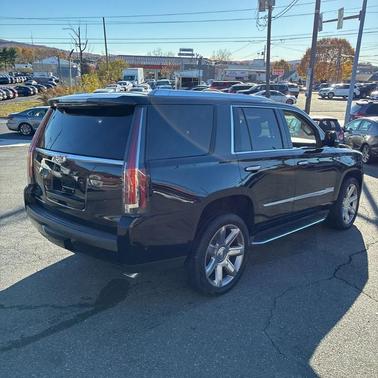 2018 Cadillac Escalade Luxury