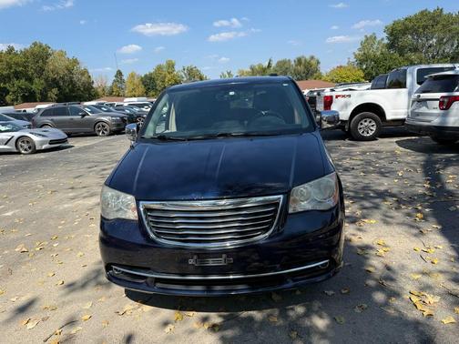 2014 Chrysler Town & Country Touring-L