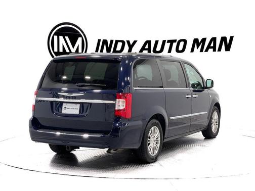 2014 Chrysler Town & Country Touring-L
