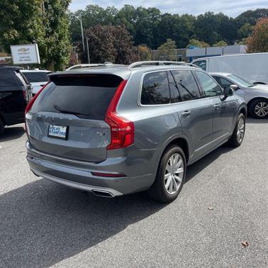 2016 Volvo XC90 T6 Momentum