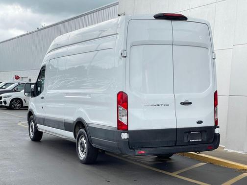 2022 Ford Transit-250 Base