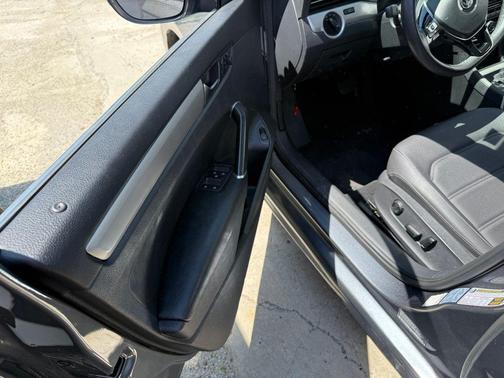 2021 Volkswagen Passat 2.0T SE