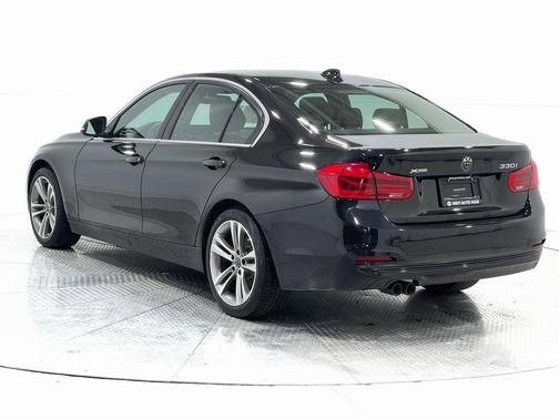 2018 BMW 330 i xDrive