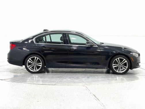 2018 BMW 330 i xDrive