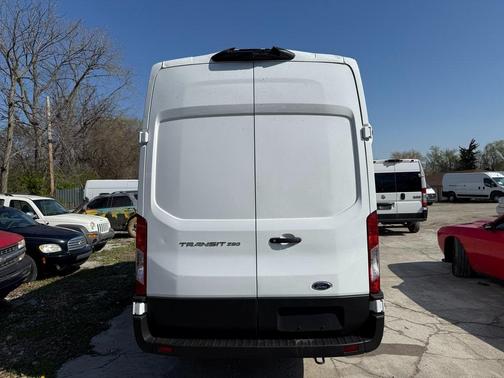 2022 Ford Transit-250 Base
