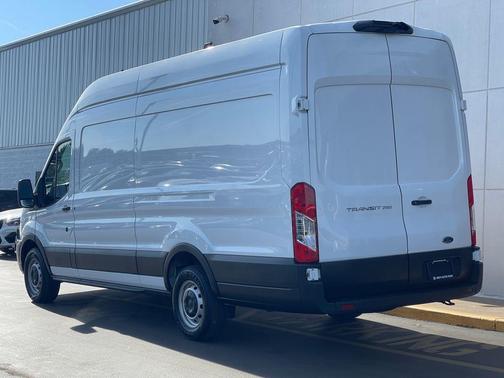 2022 Ford Transit-250 Base