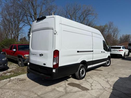 2022 Ford Transit-250 Base