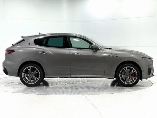 2022 Maserati Levante Modena