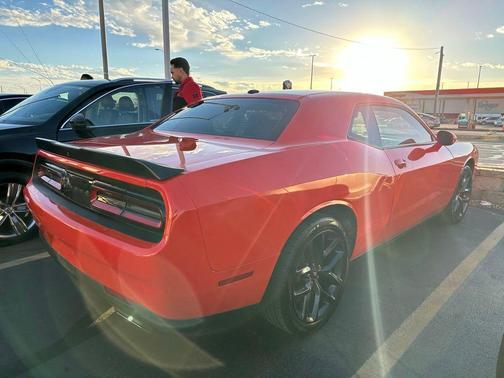 2022 Dodge Challenger SXT