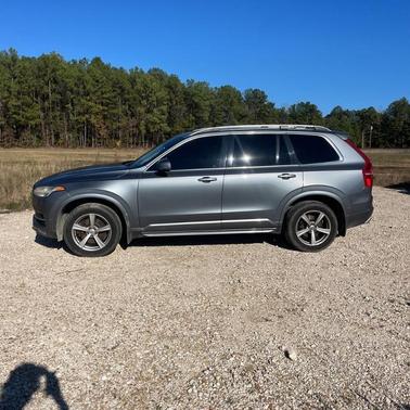 2017 Volvo XC90 T5 Momentum