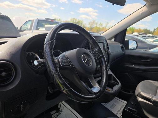 2018 Mercedes-Benz Metris Base