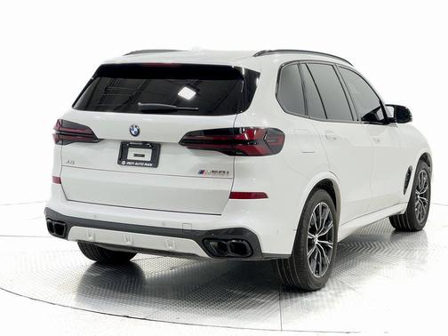 2024 BMW X5 M60i