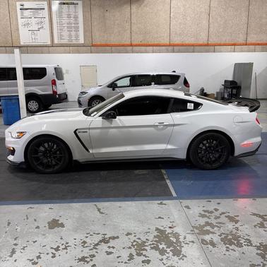 2017 Ford Shelby GT350 Base