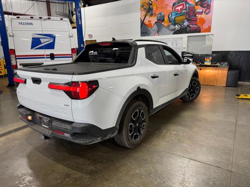 Ice White 2022 Hyundai SANTA CRUZ 2.5L SEL