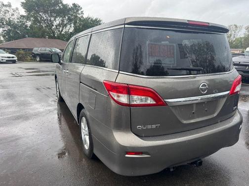 2015 Nissan Quest SV