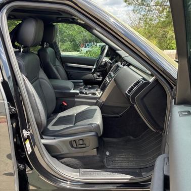 Santorini Black 2020 Land Rover Discovery Landmark Edition