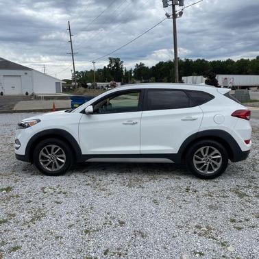 2017 Hyundai TUCSON SE Plus