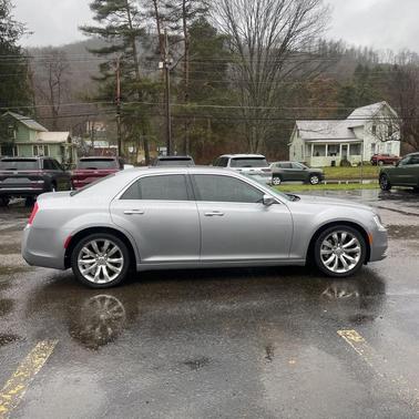 2015 Chrysler 300C Platinum